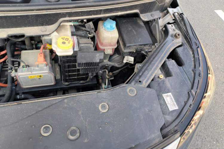 Used AION Y 2022 Plus 70 Smart Edition Engine Bay Left