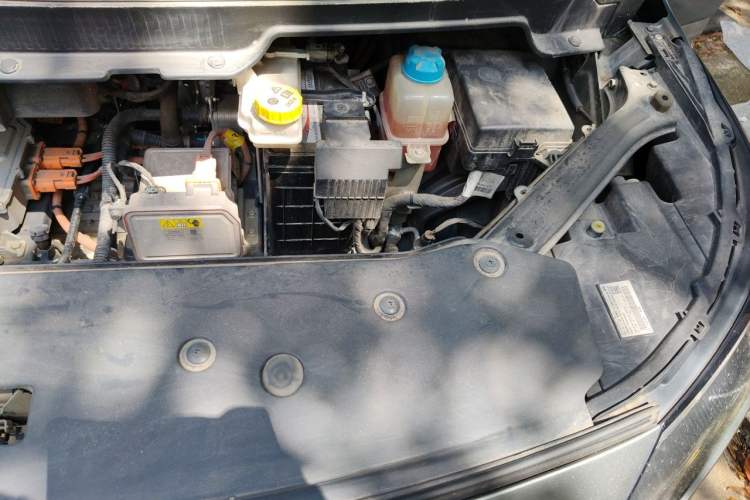 Used AION Y 2022 Plus 80 Enjoy Edition Engine Bay Left