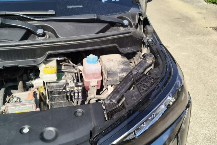 Used AION Y 2022 70 Tech Edition Lithium Iron Phosphate Engine Bay Left