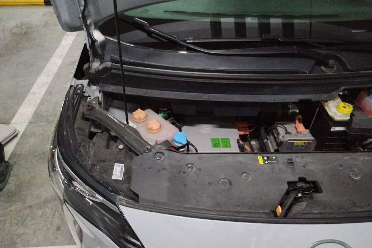 Used AION Y 2022 Plus 80 Enjoy Edition Engine Bay Right