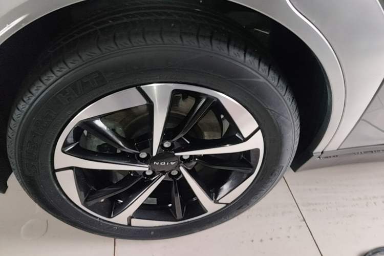 Used AION Y 2022 Plus 70 Smart Edition Exterior 5