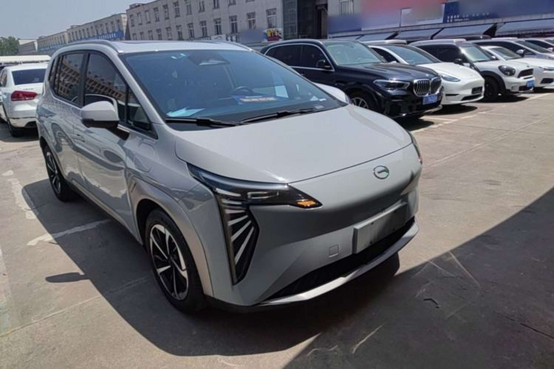 Used AION Y 2022 Plus 70 Smart Edition Front Right 45 Deg