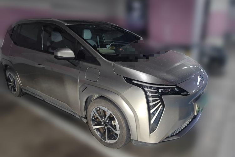 Used AION Y 2022 Plus 70 Smart Edition Front Right 45 Deg
