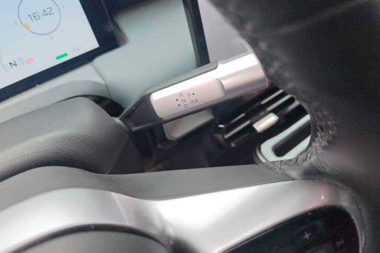 Used AION Y 2022 Plus 70 Smart Edition Gear Lever