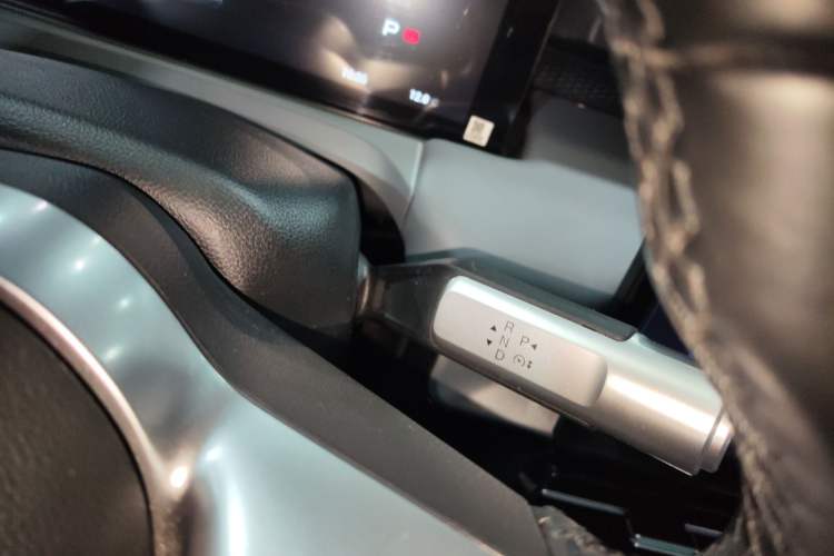 Used AION Y 2022 Plus 70 Smart Edition Gear Lever