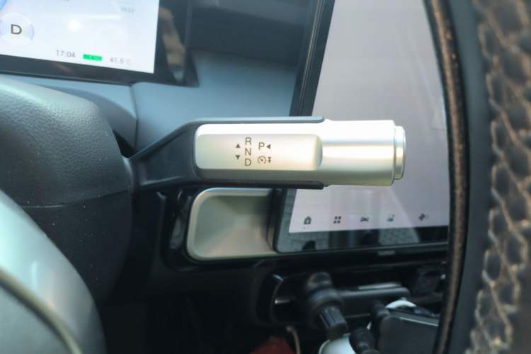 Used AION Y 2022 Plus 70 Smart Edition Gear Lever