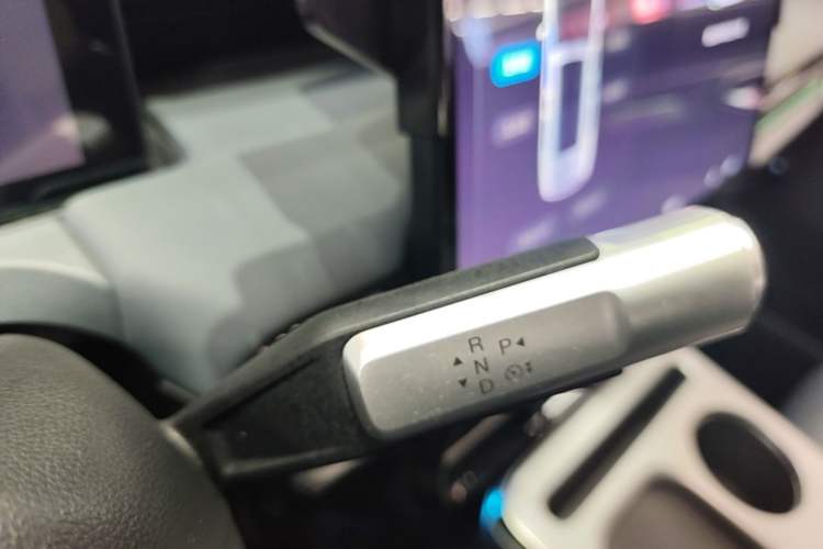 Used AION Y 2022 Plus 70 Smart Edition Gear Lever