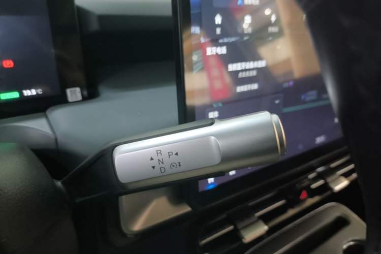 Used AION Y 2022 Plus 70 Smart Edition Gear Lever