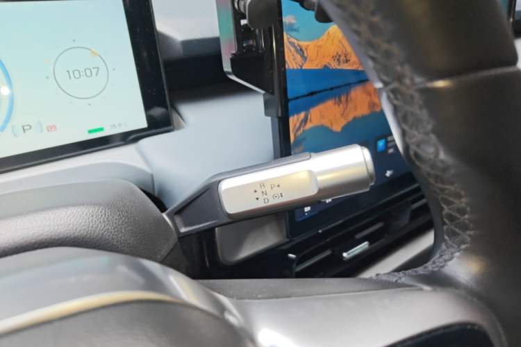 Used AION Y 2022 Plus 70 Smart Edition Gear Lever