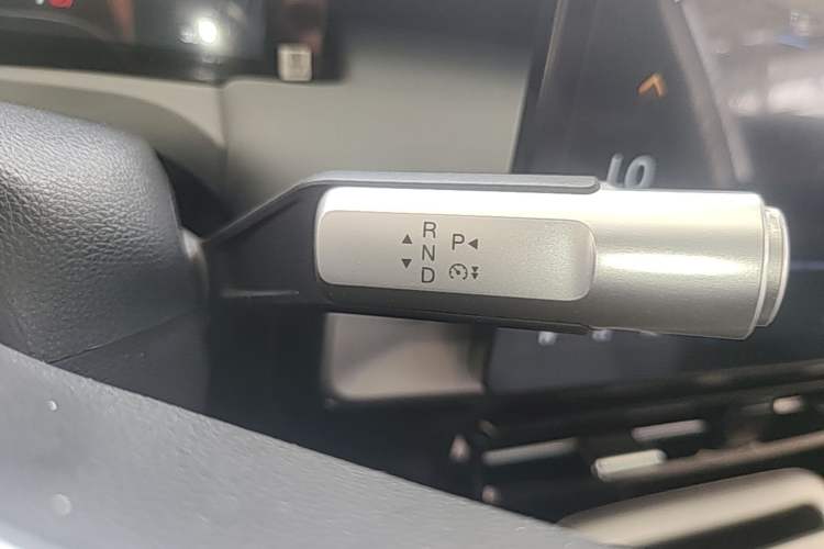 Used AION Y 2022 Plus 80 Enjoy Edition Gear Lever