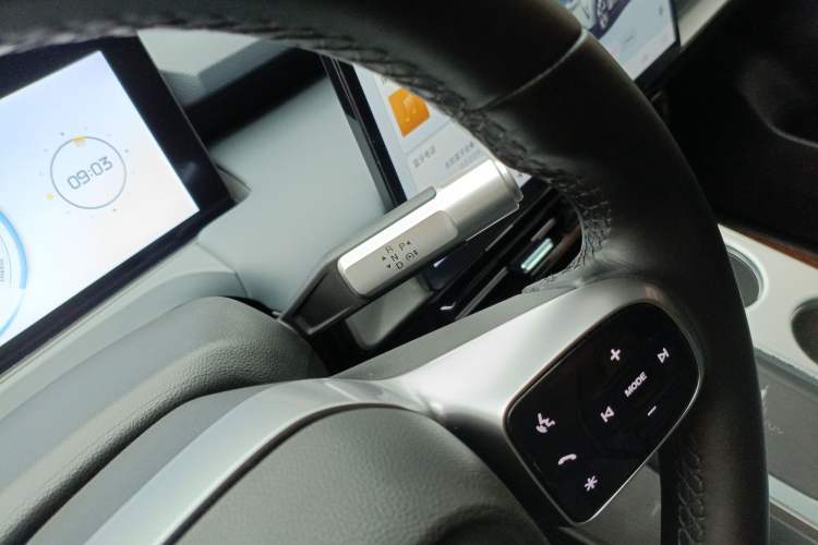 Used AION Y 2022 Plus 70 Smart Edition Gear Lever