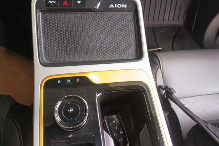 Used AION Y 2022 70 Intelligent Edition Lithium Iron Phosphate Gear Lever