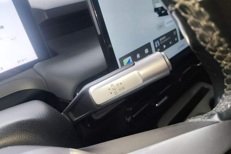 Used AION Y 2022 Plus 70 Smart Edition Gear Lever