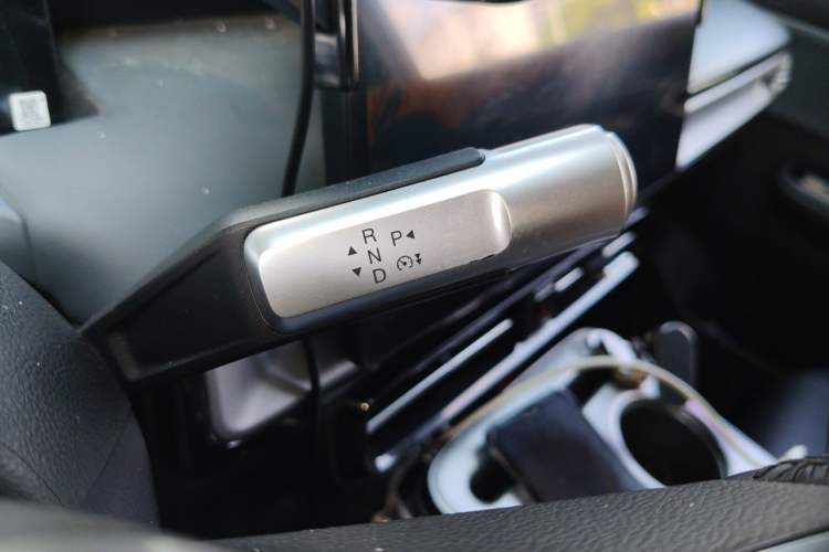 Used AION Y 2022 Plus 80 Enjoy Edition Gear Lever