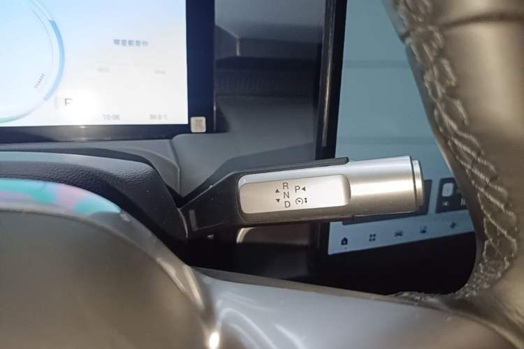 Used AION Y 2022 Plus 70 Smart Edition Gear Lever