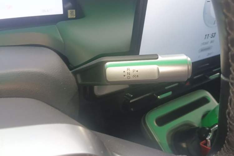 Used AION Y 2022 Plus 70 Smart Edition Gear Lever