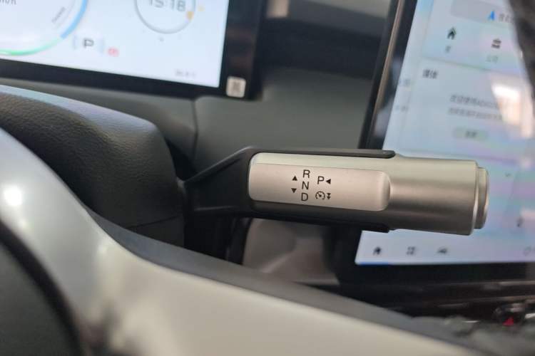 Used AION Y 2022 Plus 70 Smart Edition Gear Lever