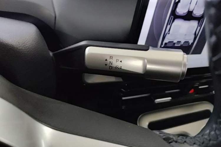 Used AION Y 2022 Plus 70 Smart Edition Gear Lever