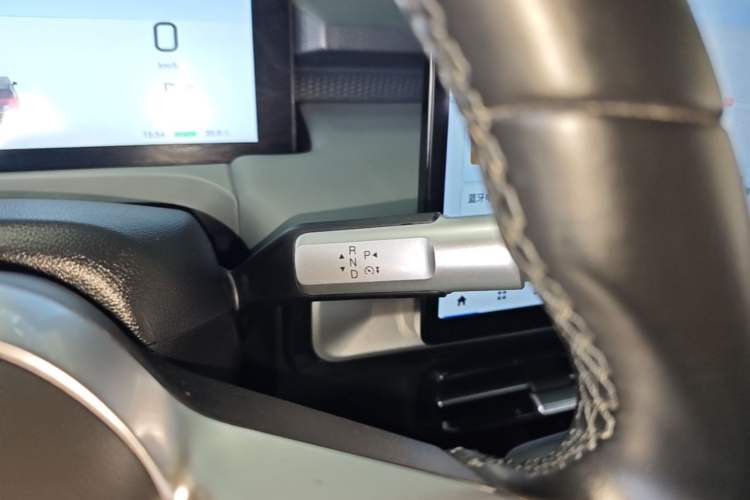 Used AION Y 2022 Plus 70 Smart Edition Gear Lever