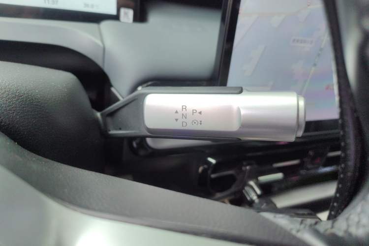 Used AION Y 2022 Plus 70 Tech Edition Gear Lever