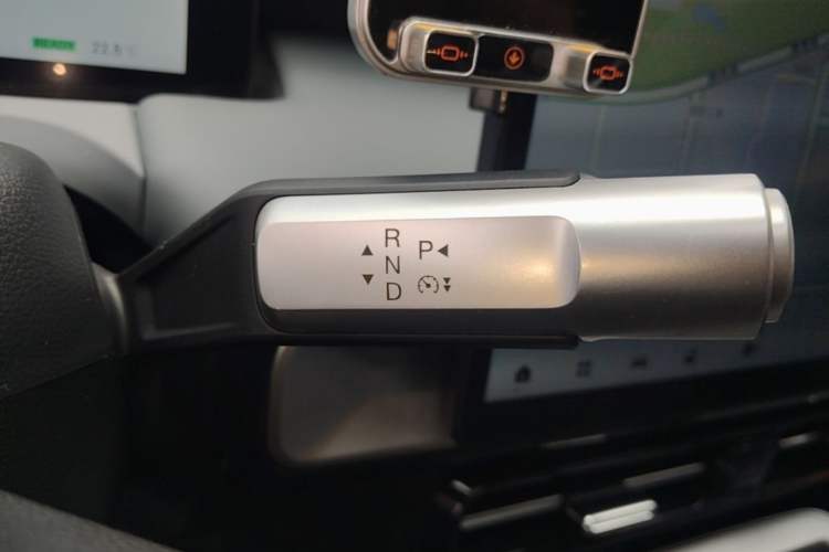 Used AION Y 2022 Plus 70 Enjoy Edition Gear Lever