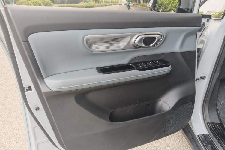Used AION Y 2022 Plus 80 Smart Edition Interior 1