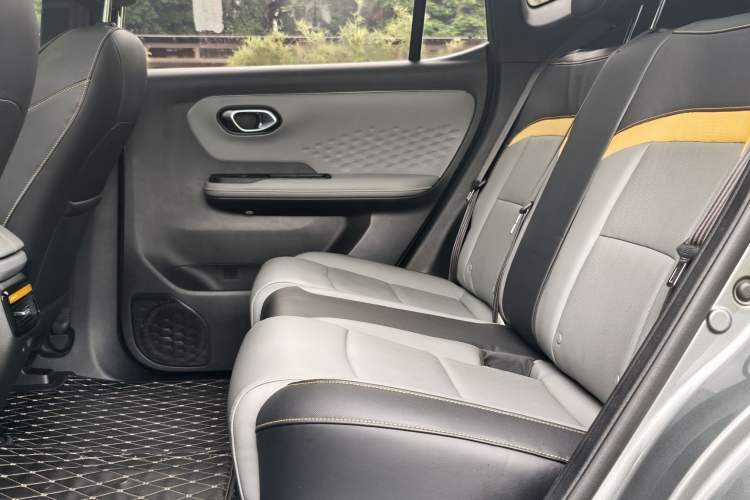 Used AION Y 2022 70 Intelligent Edition Lithium Iron Phosphate Interior 1