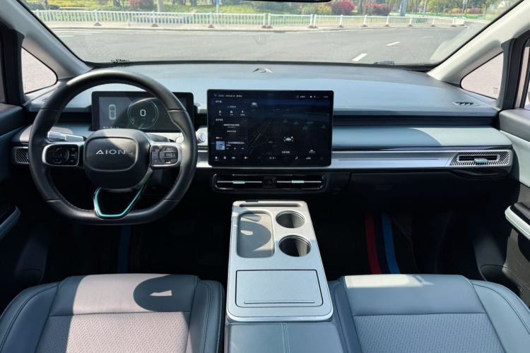 Used AION Y 2022 Plus 70 Smart Edition Interior 1