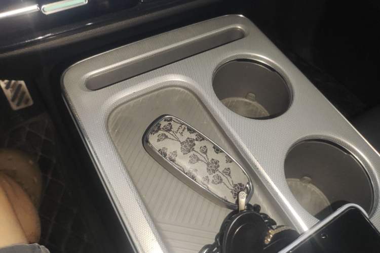 Used AION Y 2022 Plus 70 Smart Edition Interior 1