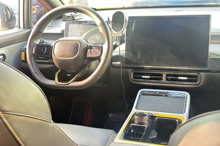 Used AION Y 2022 70 Intelligent Edition Lithium Iron Phosphate Interior 1