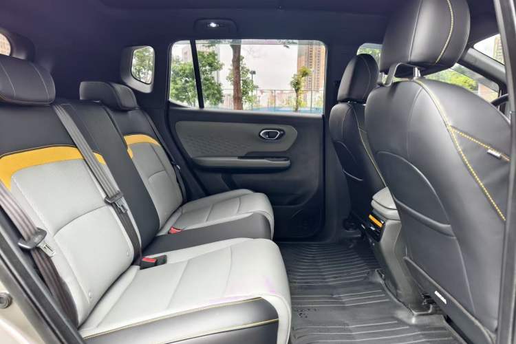Used AION Y 2022 70 Intelligent Edition Lithium Iron Phosphate Interior 10