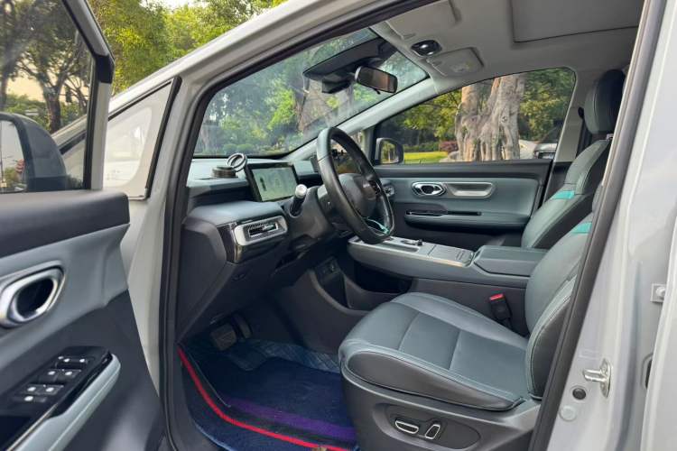 Used AION Y 2022 Plus 70 Smart Edition Interior 2