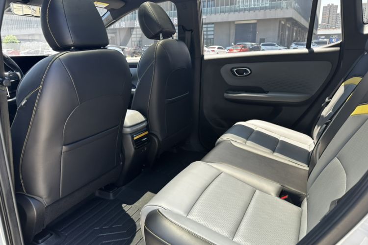 Used AION Y 2022 70 Tech Edition Lithium Iron Phosphate Interior 3