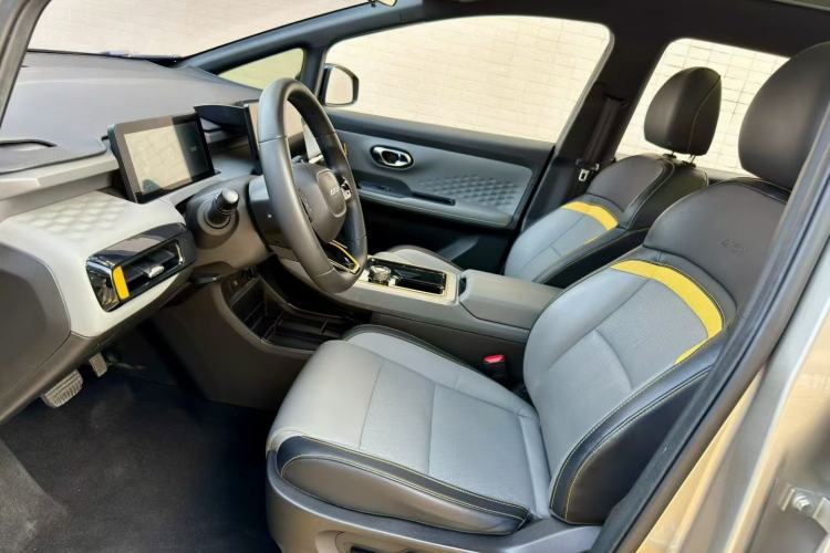 Used AION Y 2022 70 Intelligent Edition Lithium Iron Phosphate Interior 3