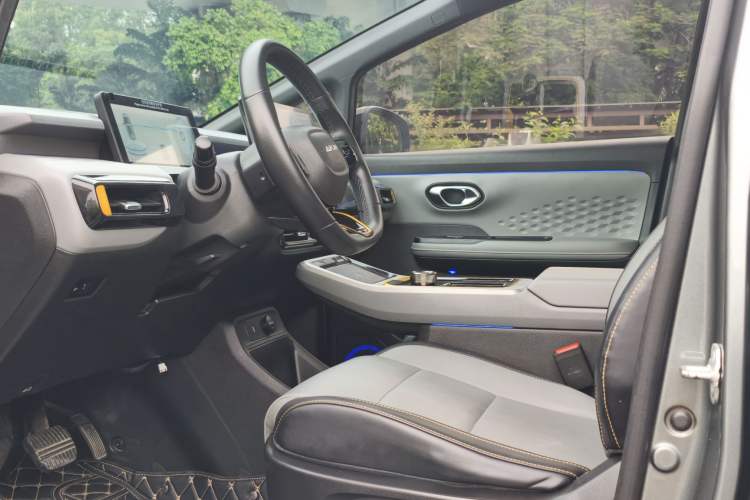 Used AION Y 2022 70 Intelligent Edition Lithium Iron Phosphate Interior 3