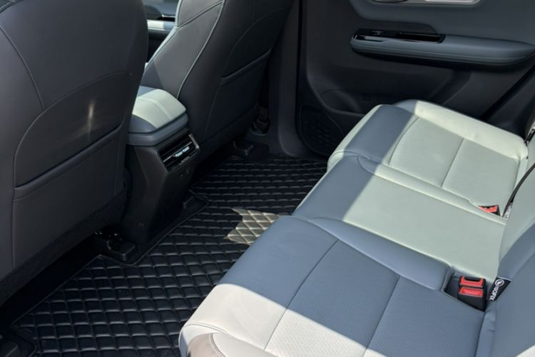 Used AION Y 2022 Plus 70 Smart Edition Interior 3
