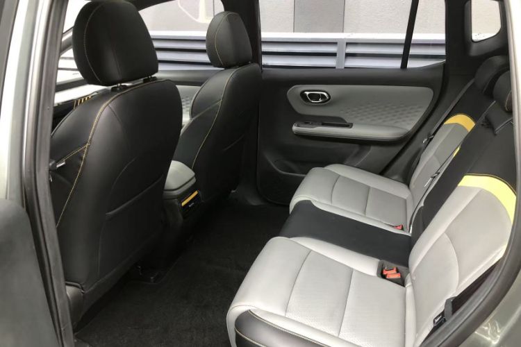 Used AION Y 2022 70 Tech Edition Lithium Iron Phosphate Interior 4