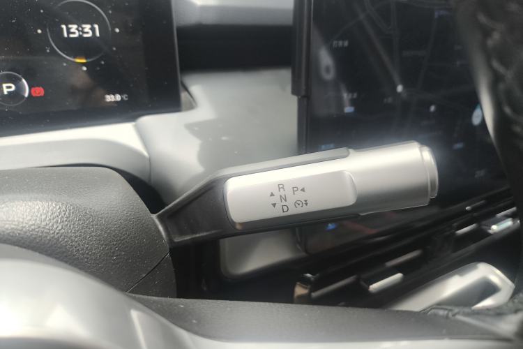Used AION Y 2022 Plus 70 Smart Edition Interior 4