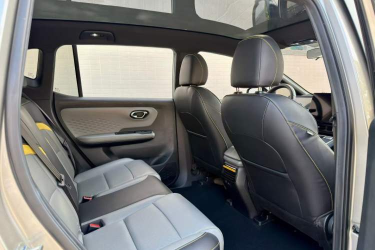 Used AION Y 2022 70 Intelligent Edition Lithium Iron Phosphate Interior 4