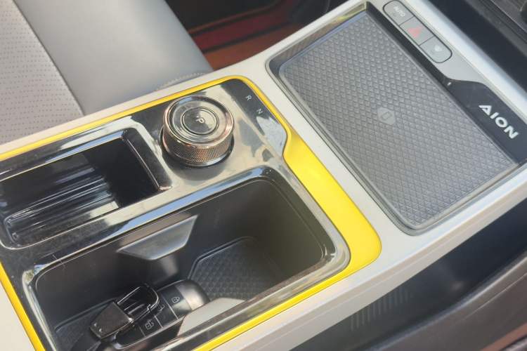 Used AION Y 2022 70 Intelligent Edition Lithium Iron Phosphate Interior 4