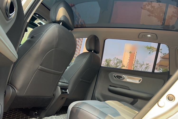 Used AION Y 2022 Plus 70 Smart Edition Interior 5