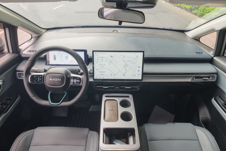 Used AION Y 2022 Plus 80 Smart Edition Interior 5