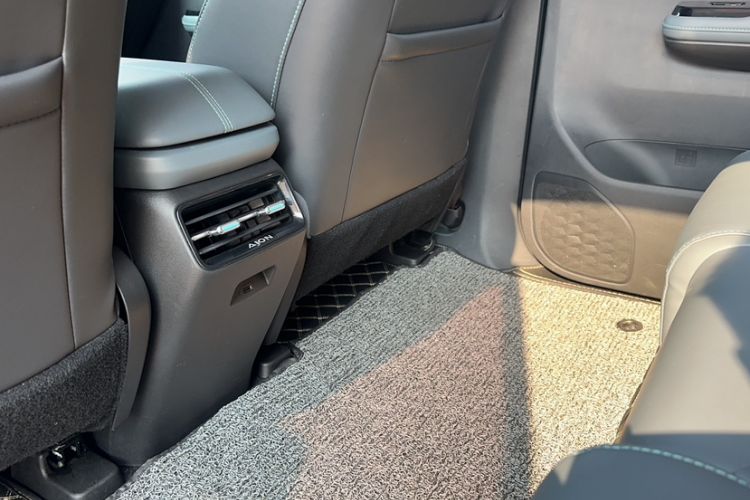 Used AION Y 2022 Plus 70 Smart Edition Interior 6
