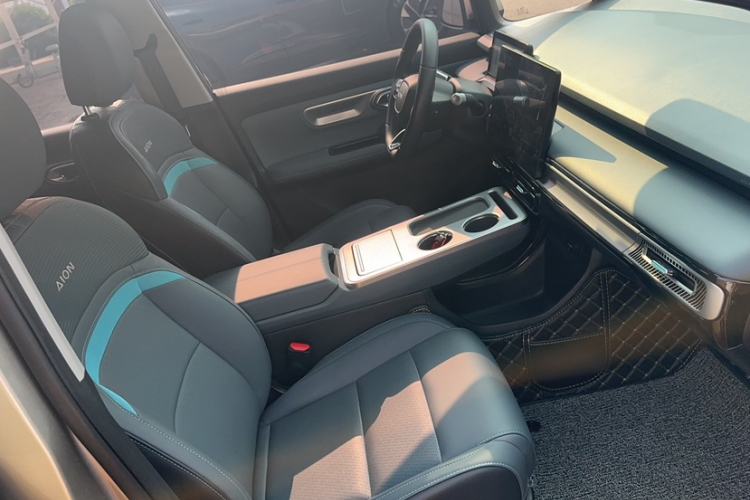 Used AION Y 2022 Plus 70 Smart Edition Interior 8