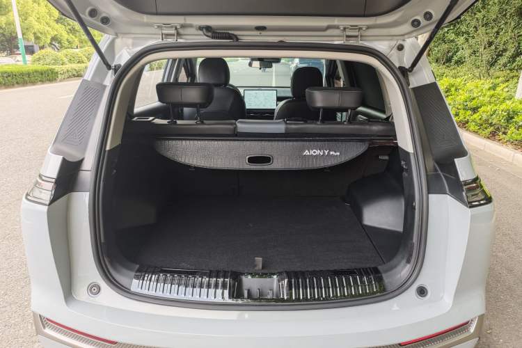 Used AION Y 2022 Plus 80 Smart Edition Interior 8