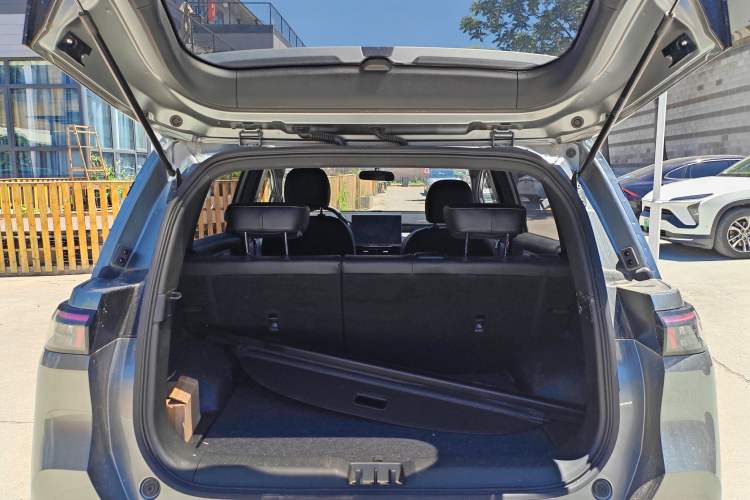Used AION Y 2022 70 Enjoyment Edition Lithium Iron Phosphate Interior 8