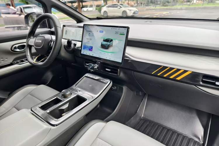 Used AION Y 2022 70 Intelligent Edition Lithium Iron Phosphate Interior 8