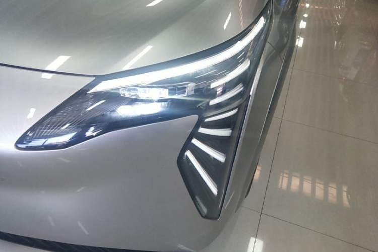 Used AION Y 2022 Plus 70 Tech Edition Left Front Headlight