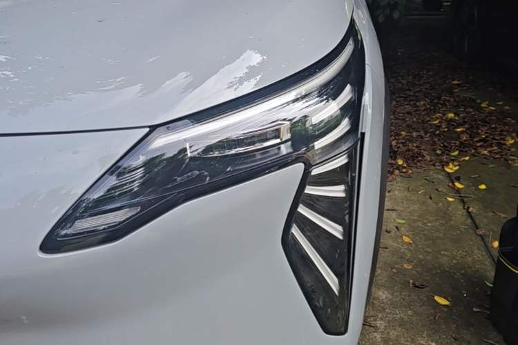 Used AION Y 2022 Plus 70 Smart Edition Left Front Headlight