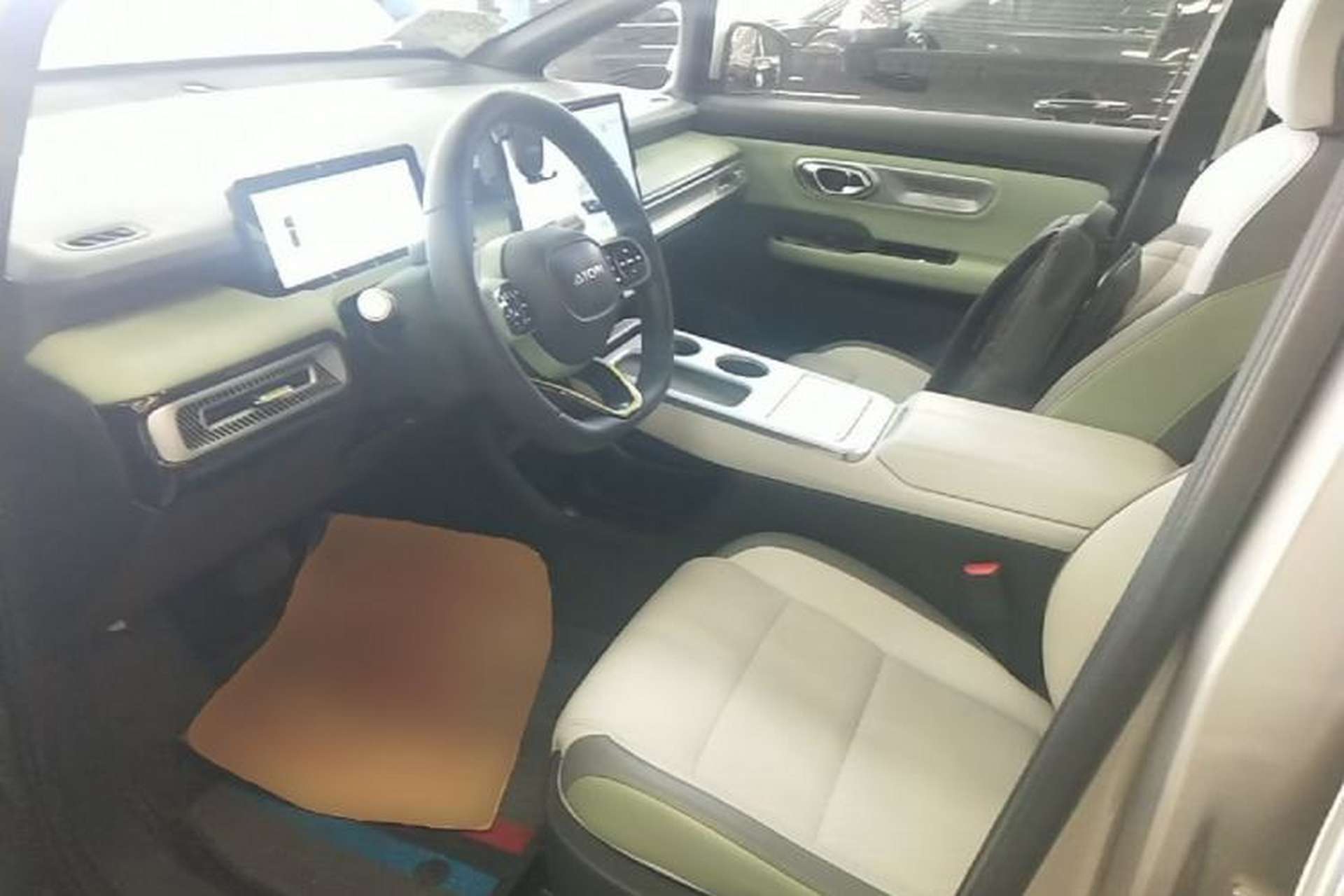 Used AION Y 2022 Plus 70 Tech Edition Left Front Seat